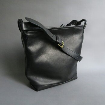 bucket shoulder bag (black)の画像