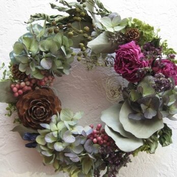 芍薬とアジサイの autumun wreathの画像