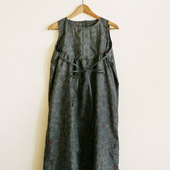 渋め紬のジャンパースカートの画像