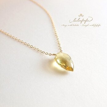 淡い蜜の輝き～大粒ハニークォーツ