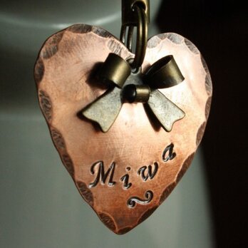 迷子札MD336　銅製　ハートの迷子札　リボンのチャーム付の画像