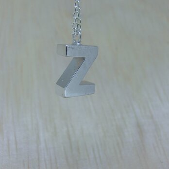 【Z】アルファベット文字のペンダント＋チェーン付きの画像