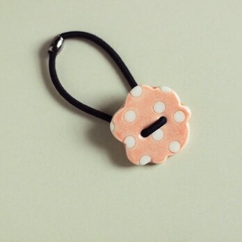 磁器ボタンゴム・花ドット　ピンクの画像
