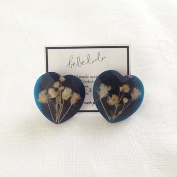 かすみ草・ハートピアス