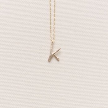 小枝のイニシャル　ブランシェイニシャルチャームネックレスK