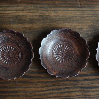 武曽　健一[豆皿　フチドリ （サビ赤）]