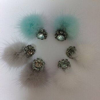 jewel fur fur  gray  white greenの画像