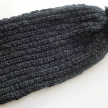 黒うさぎポンポンの帽子