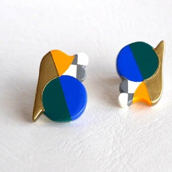 かたつむり　ピアス