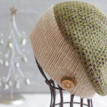 ニット帽～オリーブ～ブローチ付