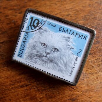 ヴィンテージ切手のブローチ - ブルガリア 猫 水色の画像