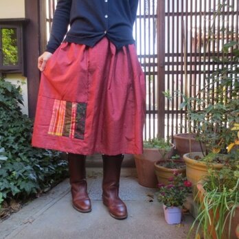 着物リメイク☆大人の赤紬でふんわり…冬の街かどに♪70㎝丈の画像