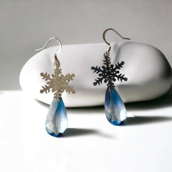 ❄︎Snowflake…bluedropピアス／イヤリングの画像