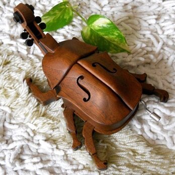 The Beatles in the beetle♪ (Music box)の画像