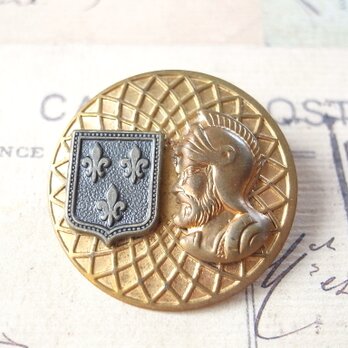 ヴィンテージメダルとローマ兵士とエムブレムチャームのブローチの画像