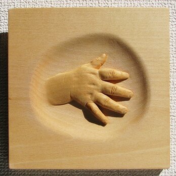 “赤ちゃん手形 彫刻”　（正方形ﾀｲﾌﾟ）の画像