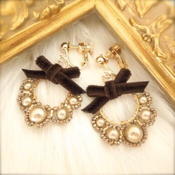 Brown pearl & velvet - イヤリング -