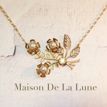 Bouquet necklace