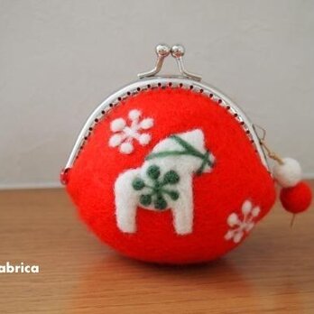 ダーラナホース模様のがまぐち財布（赤色）