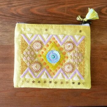 刺繍ポーチ