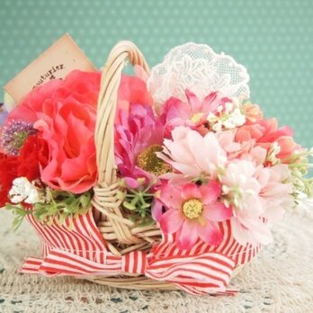 お花山盛り可愛い花かご＊ピンクレースの画像