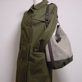 ウールと帆布の縦長ワンストラップショルダー（緑系チェック×深緑）