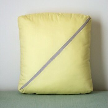 Line cushion (S) / light yellowの画像