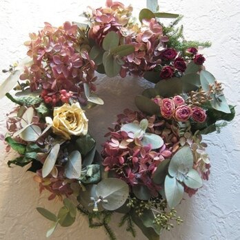 バラとミナズキの早春wreathの画像