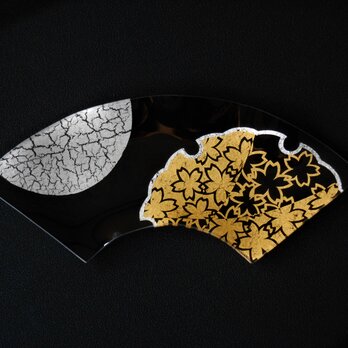 オーダー　ガラス製飾り皿　金彩ガラス皿　「雪月花」　扇形の画像