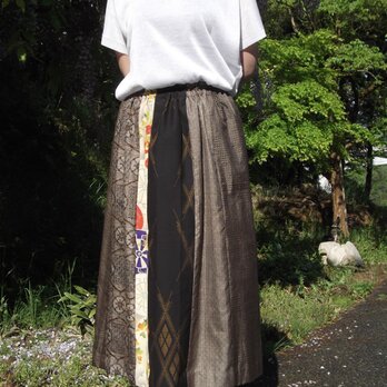大島紬 黄色がポイントのギャザースカートの画像