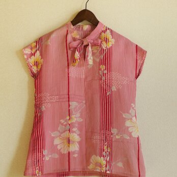 赤系縦縞と花模様のフレンチブラウス