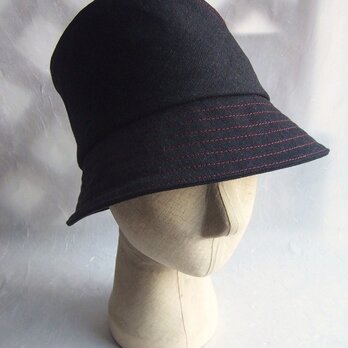 sold outアシンメトリーの黒いデニム帽子の画像