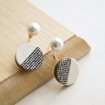 パール付きピアス　ツイード調プリント　p-18