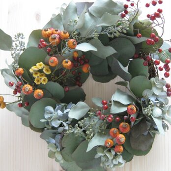 オレンジの実とユーカリのwreathの画像