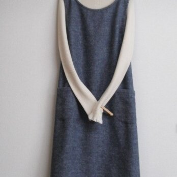 綿混の冬ジャンパースカート　紺色