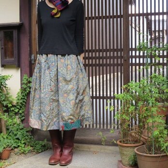 艶のある大島紬でリメイクスカート☆裾ラインのパッチが可愛い♪の画像