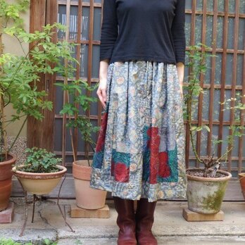 着物ＤＥスカート☆緑系大島紬に人気の赤い花紬で・・・ナチュラル♪の画像