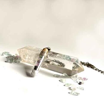 イーハトーブ標本　蛍石（フローライト）　試験管ネックレスの画像