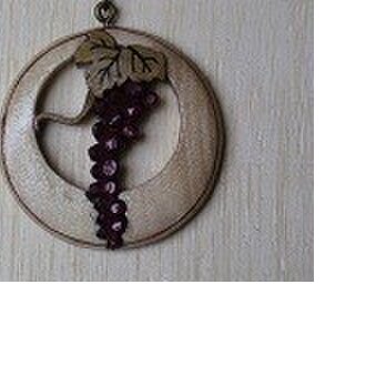 木象嵌細工：ぶどうのネックレスの画像