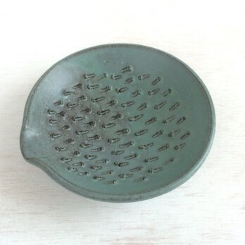 ちょっとおろし皿（黒土グリーン）