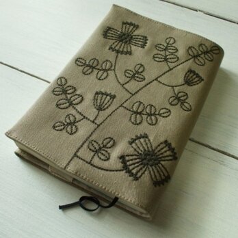 花刺繍の文庫本ブックカバー　綿ツイル　ベージュ2の画像