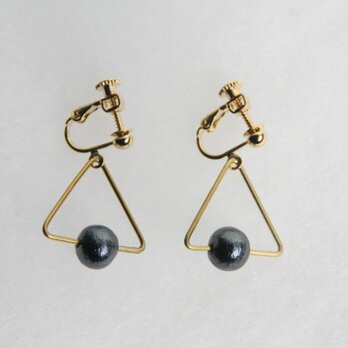 sankaku pearl earring [VE-001b]の画像