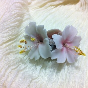 淡墨桜のコサージュの画像