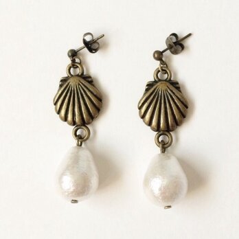 Shell earrings (antique gold)の画像