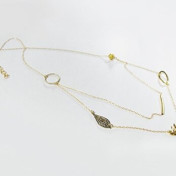 色んなメタルモチーフのネックレス