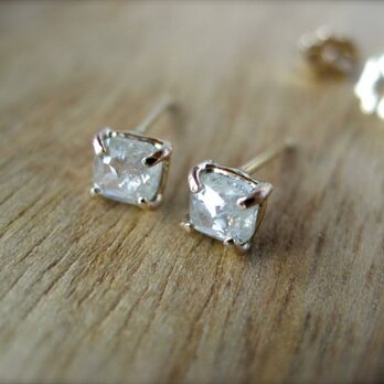 Diamond Prong ピアス