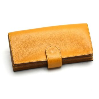 ボタンポケットのゆったり長財布（カラー：Camel）の画像
