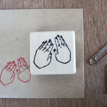 手のはんこ　押さえる