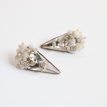 花束ピアス