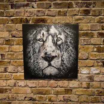 Title “LION" モノクロライオン作品の画像